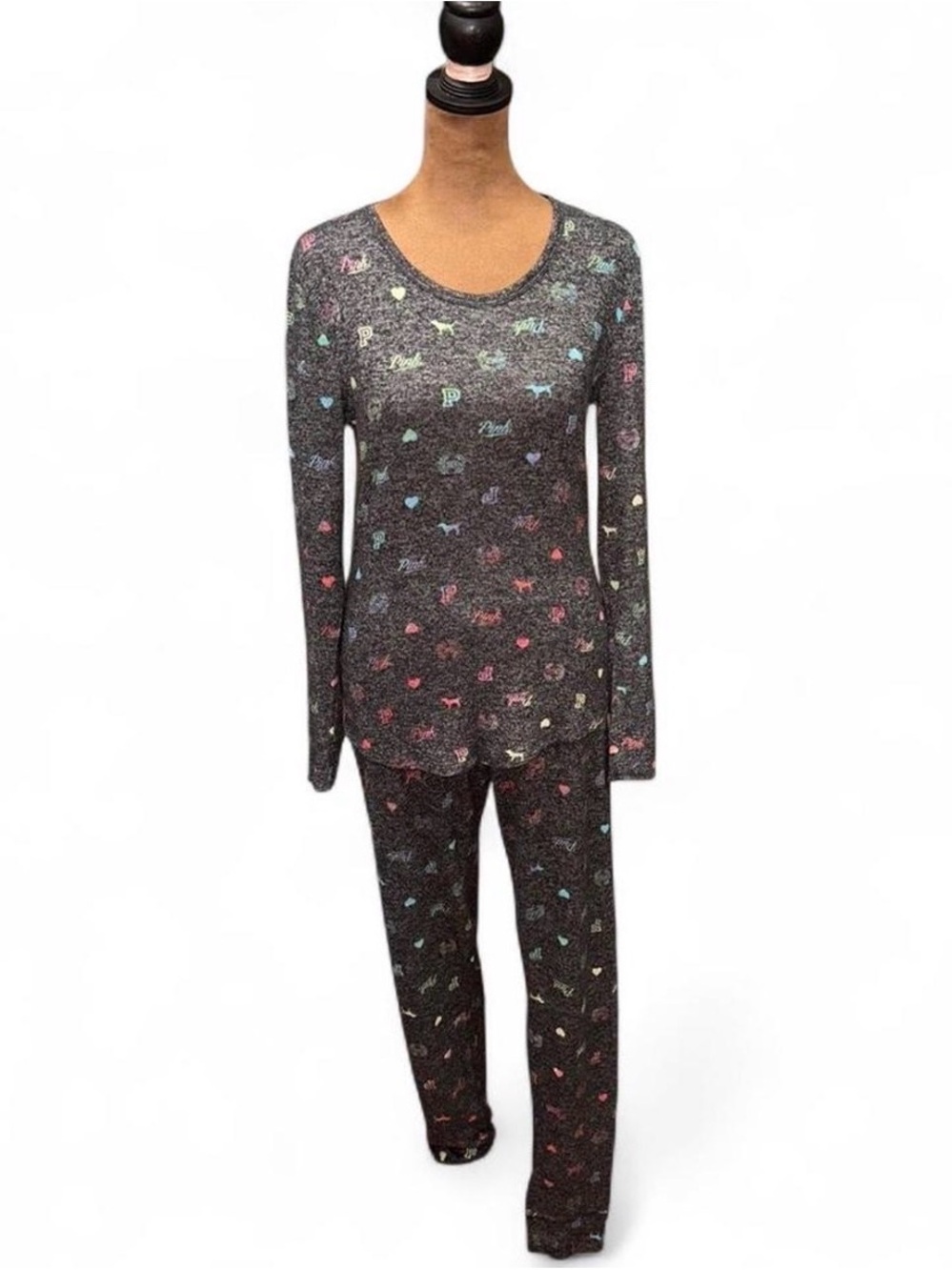 Women's Charcoal Long-Sleeve Pajama Set with Multicolor Heart Print VS Pink XS S